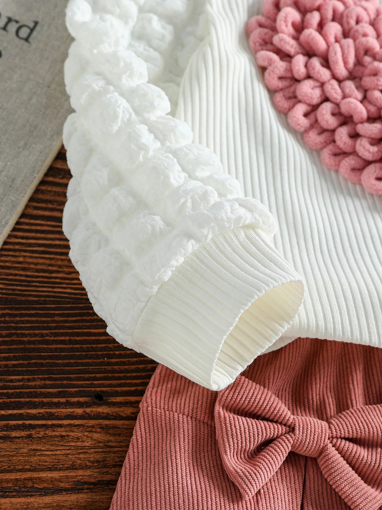 Cute 2-piece heart top and bow skirt set for girls — perfect for spring and autumn