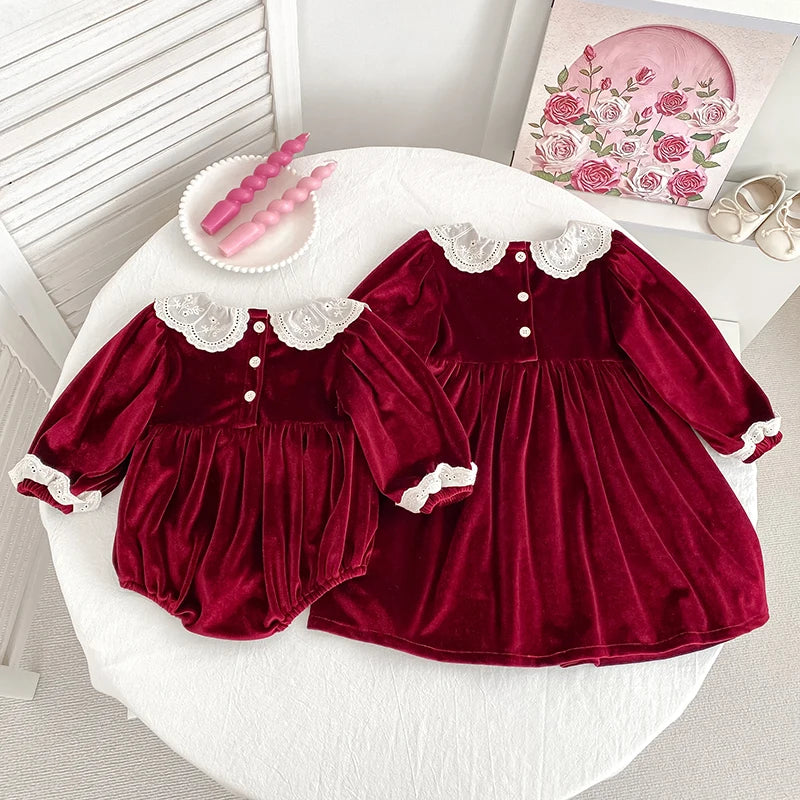 Elegant red lace sister outfits — a refined festive look for unforgettable holiday moments