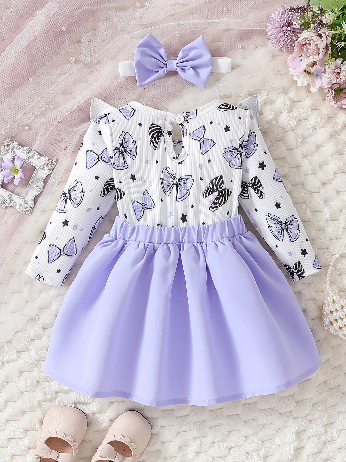 Baby girl cute cartoon bow pattern in spring and autumn, round neck long sleeved ruffle edge fake two-piece spliced dress