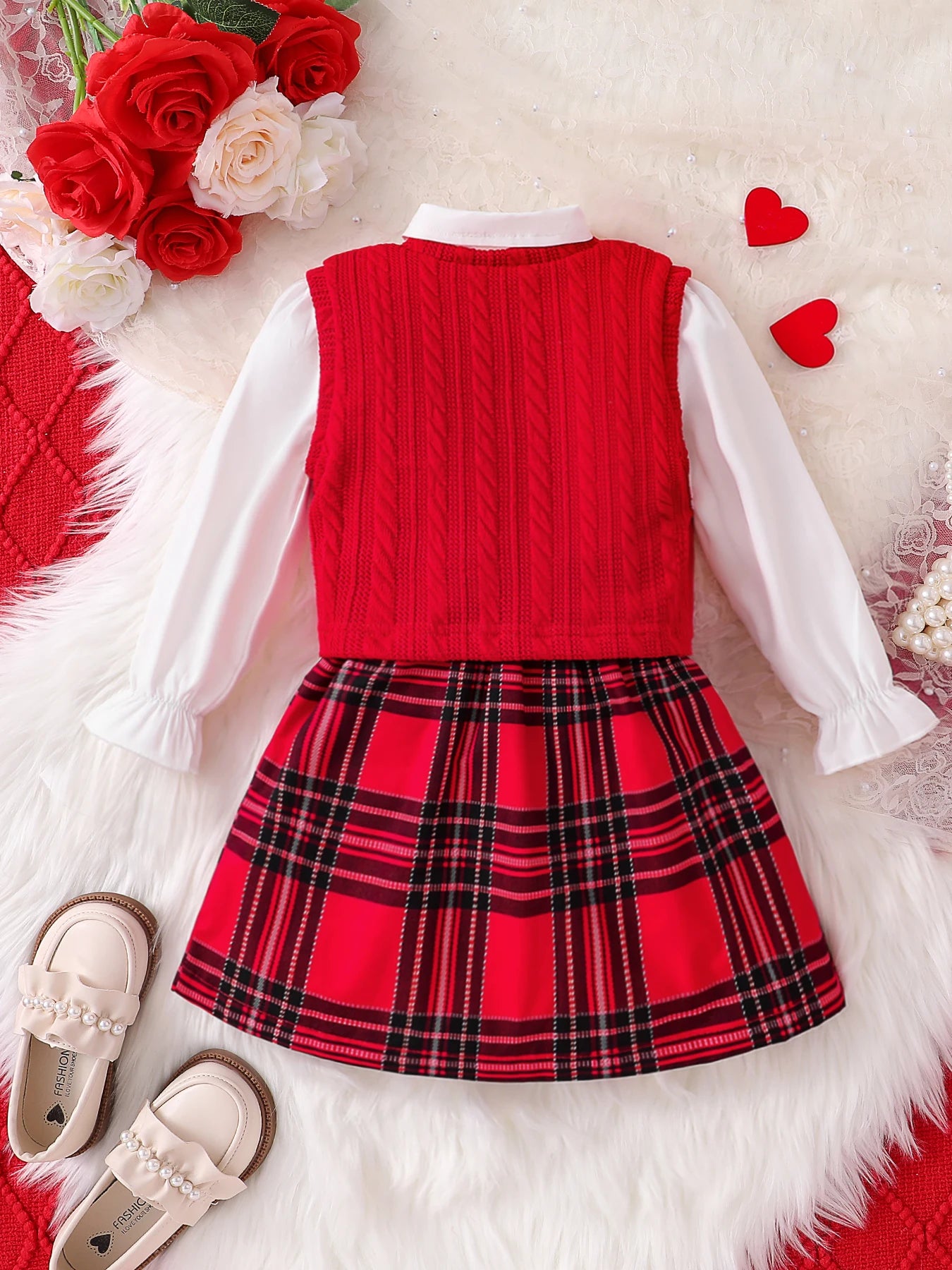 Cute 3-piece set with knitted top, lace collar and checkered skirt — perfect for spring and autumn
